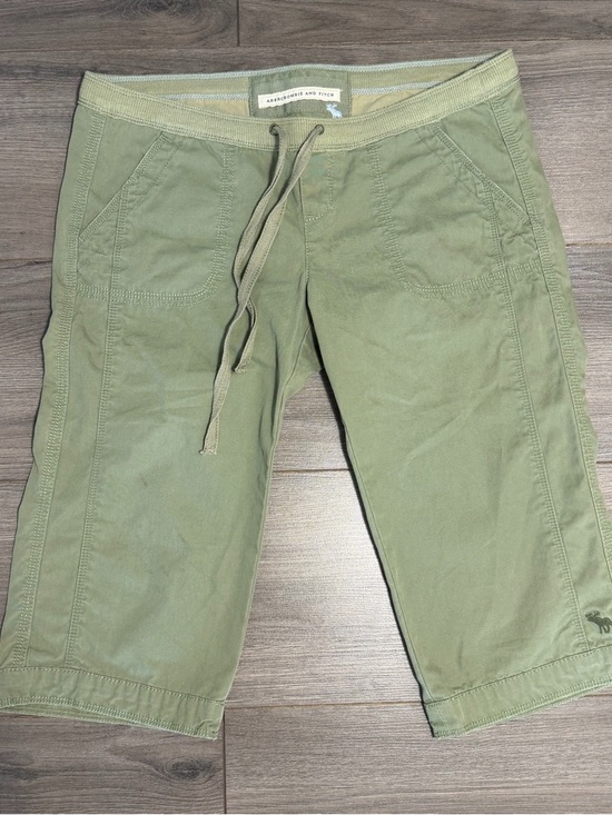 Abercrombie & Fitch Pants - Abercrombie & Fitch Olive Green Utility Capris